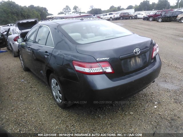 4T1BF3EK0BU739329 - 2011 TOYOTA CAMRY SE/LE/XLE ნაცრისფერი ფოტო 3