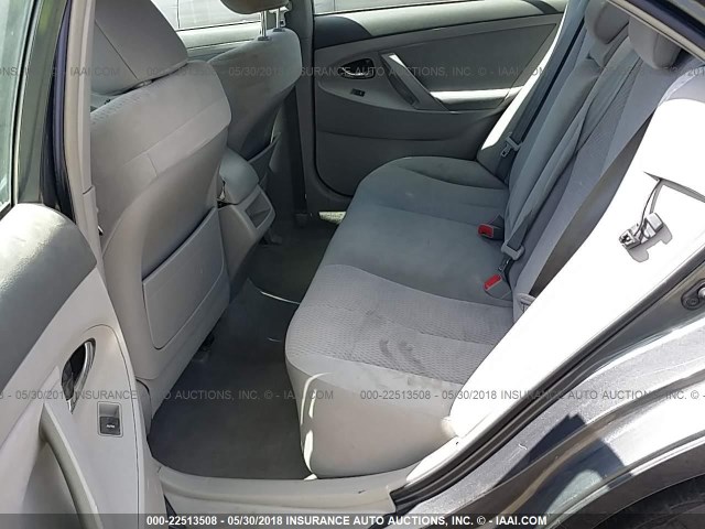 4T1BF3EK0BU739329 - 2011 TOYOTA CAMRY SE/LE/XLE ნაცრისფერი ფოტო 8