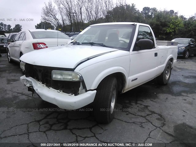 1GCCS145418255336 - 2001 CHEVROLET S TRUCK S10 WHITE photo 2