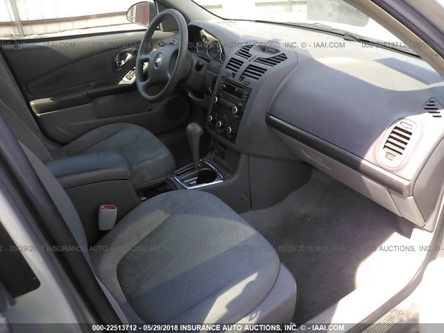 1G1ZS58F88F107807 - 2008 CHEVROLET MALIBU LS 银色 照片 5