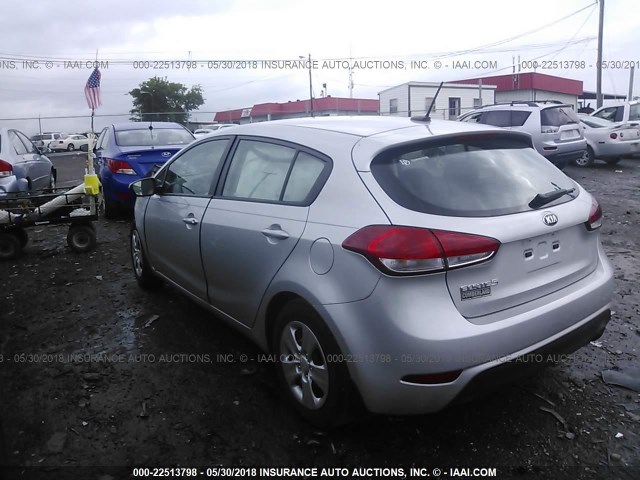 KNAFK5A81H5671727 - 2017 KIA FORTE LX SILVER photo 3