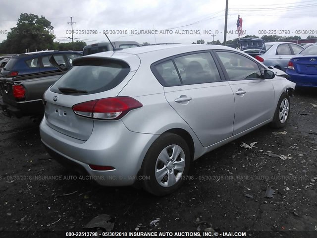 KNAFK5A81H5671727 - 2017 KIA FORTE LX SILVER photo 4