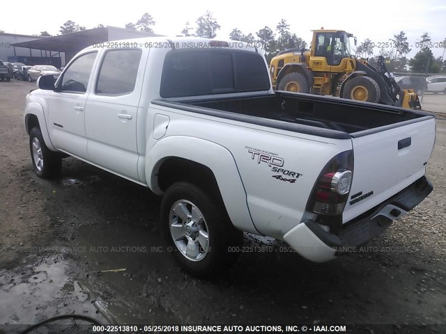 5TFLU4ENXCX030664 - 2012 TOYOTA TACOMA DOUBLE CAB WHITE photo 3