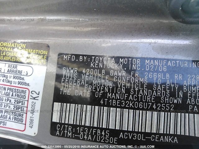 4T1BE32K06U742552 - 2006 TOYOTA CAMRY LE/XLE/SE ნაცრისფერი ფოტო 9