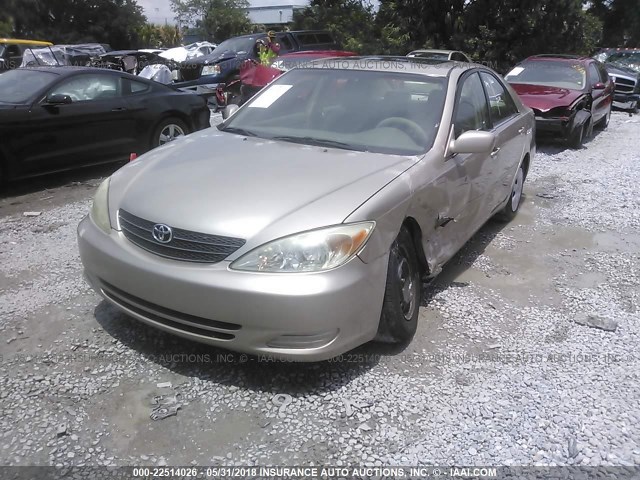 4T1BE32K03U670313 - 2003 TOYOTA CAMRY LE/XLE/SE ოქროსფერი ფოტო 2