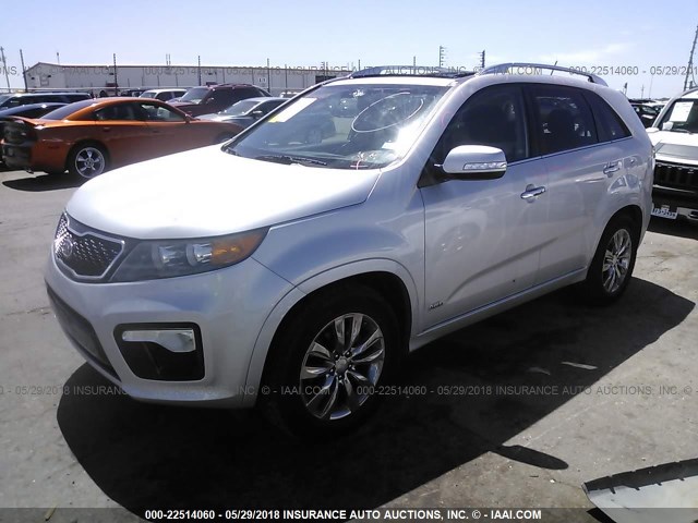 5XYKWDA28DG369672 - 2013 KIA SORENTO SX SILVER photo 2