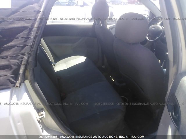 1FAFP34N57W346863 - 2007 FORD FOCUS ZX4/S/SE/SES 银色 照片 8