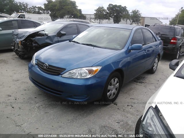 4T1BE32K03U135997 - 2003 TOYOTA CAMRY LE/XLE/SE BLUE photo 2