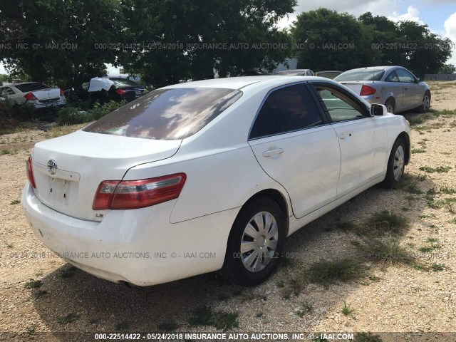 4T1BE46K98U769963 - 2008 TOYOTA CAMRY CE/LE/XLE/SE WHITE photo 4