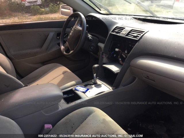 4T1BE46K98U769963 - 2008 TOYOTA CAMRY CE/LE/XLE/SE WHITE photo 5