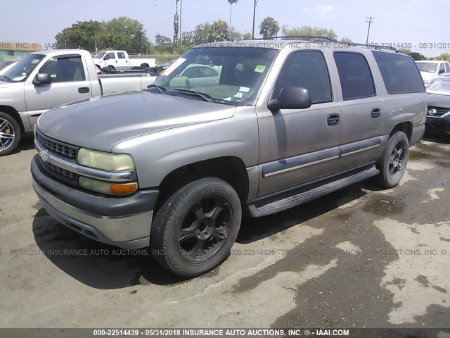 1GNEC16ZX3J108351 - 2003 CHEVROLET SUBURBAN C1500 SILVER photo 2