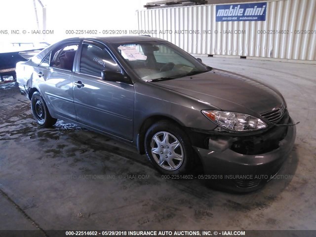 4T1BE32K65U539521 - 2005 TOYOTA CAMRY LE/XLE/SE GRAY photo 1