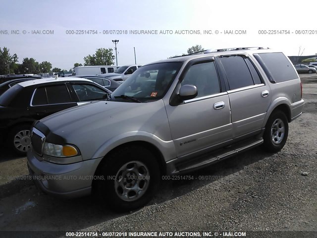 5LMFU28A4YLJ40563 - 2000 LINCOLN NAVIGATOR 金色 照片 2