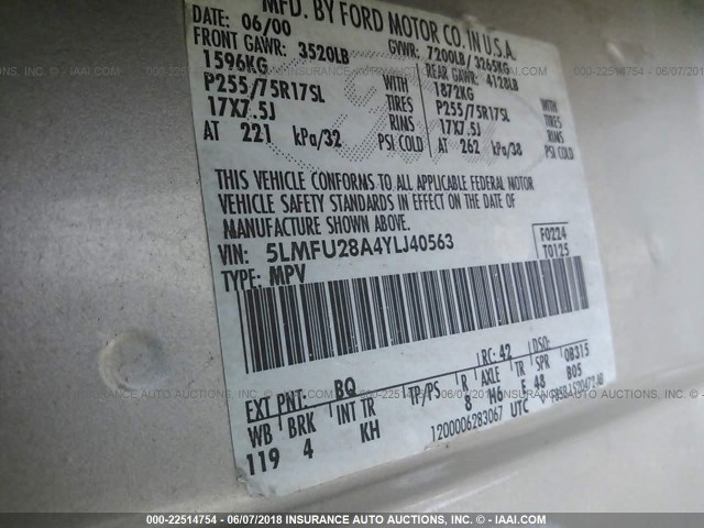 5LMFU28A4YLJ40563 - 2000 LINCOLN NAVIGATOR 金色 照片 9