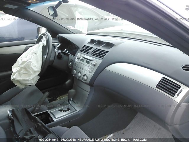 4T1FA38P47U122224 - 2007 TOYOTA CAMRY SOLARA SE/SLE Navy photo 5