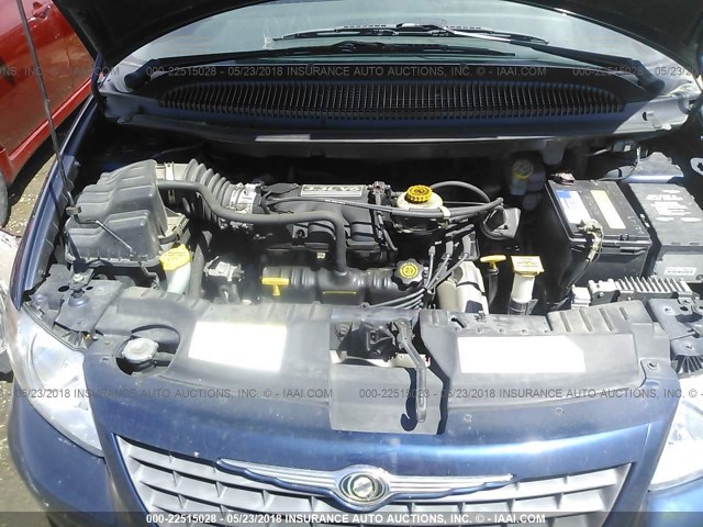 1C8GJ45382B607016 - 2002 CHRYSLER VOYAGER LX BLUE photo 10