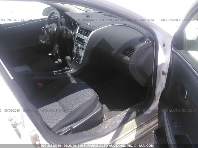 1G1ZH57N494223901 - 2009 CHEVROLET MALIBU 1LT თეთრი ფოტო 5