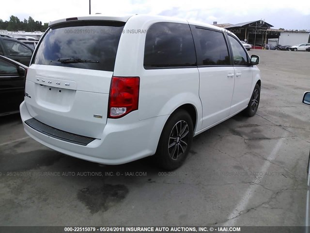 2C4RDGBG9JR201711 - 2018 DODGE GRAND CARAVAN SE WHITE photo 4