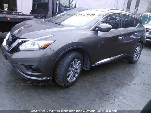 5N1AZ2MGXFN213140 - 2015 NISSAN MURANO S/SL/SV/PLATINUM BROWN photo 2