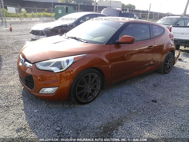 KMHTC6AD5CU030032 - 2012 HYUNDAI VELOSTER ORANGE photo 2