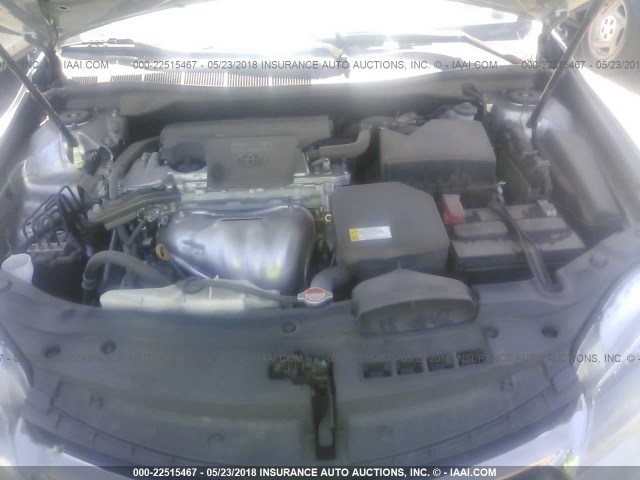 4T1BF1FK7GU239565 - 2016 TOYOTA CAMRY LE/XLE/SE/XSE SILVER photo 10