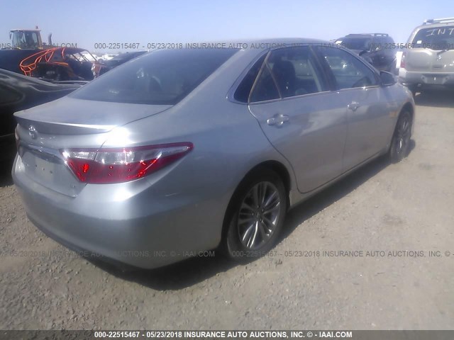 4T1BF1FK7GU239565 - 2016 TOYOTA CAMRY LE/XLE/SE/XSE SILVER photo 4