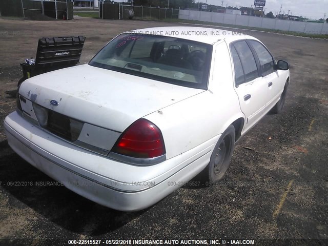 2FAFP73W11X106948 - 2001 FORD CROWN VICTORIA  WHITE photo 4