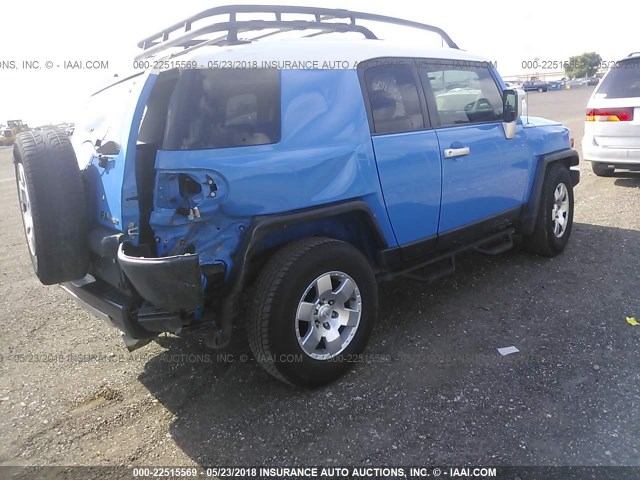 JTEZU11F070015771 - 2007 TOYOTA FJ CRUISER BLUE photo 4