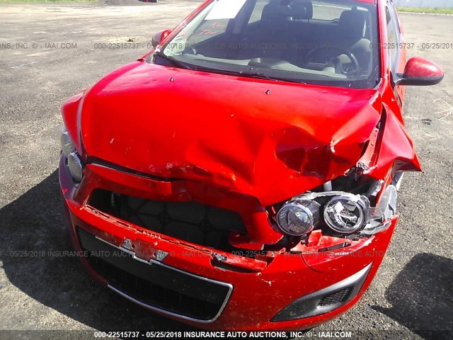 1G1JA6SH3E4213542 - 2014 CHEVROLET SONIC LS RED photo 6