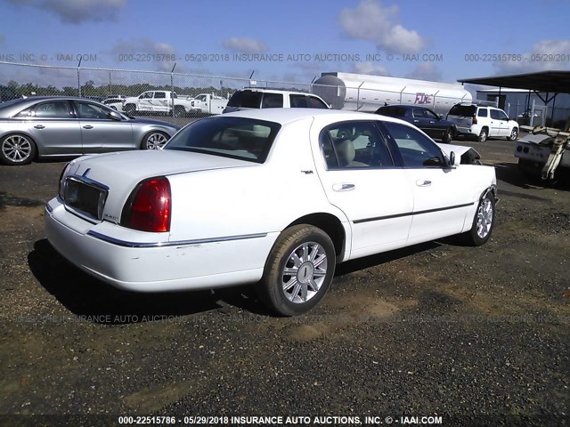 1LNHM82W56Y603104 - 2006 LINCOLN TOWN CAR SIGNATURE LIMITED WHITE photo 4