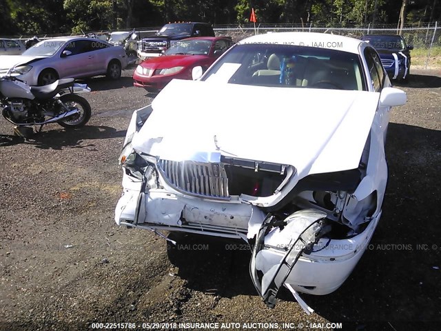 1LNHM82W56Y603104 - 2006 LINCOLN TOWN CAR SIGNATURE LIMITED WHITE photo 6