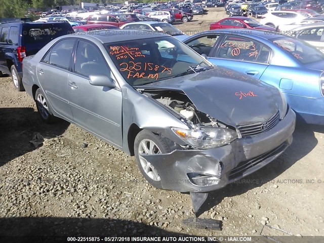 4T1BE30K85U631779 - 2005 TOYOTA CAMRY LE/XLE/SE ნაცრისფერი ფოტო 1