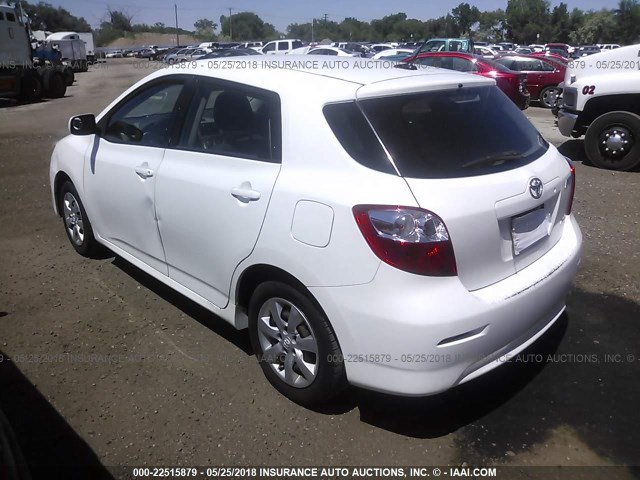 2T1LE4EEXBC019156 - 2011 TOYOTA COROLLA MATRIX S WHITE photo 3