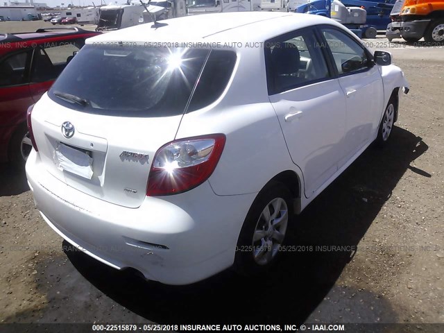 2T1LE4EEXBC019156 - 2011 TOYOTA COROLLA MATRIX S WHITE photo 4