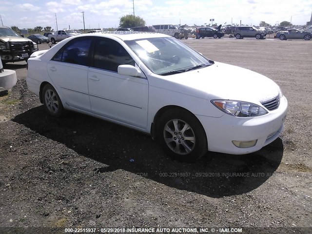 4T1BF32KX5U092513 - 2005 TOYOTA CAMRY LE/XLE/SE თეთრი ფოტო 1