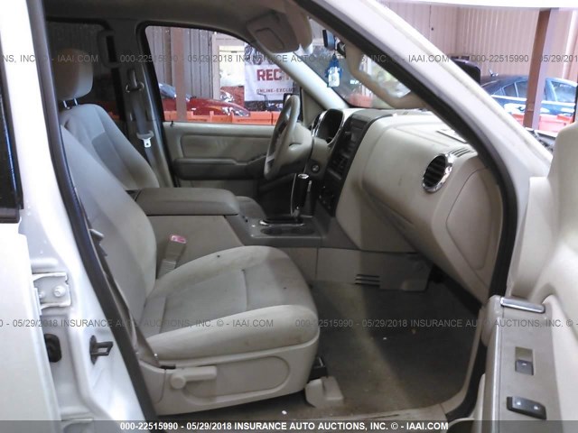 1FMEU62E86UA61115 - 2006 FORD EXPLORER XLS WHITE photo 5