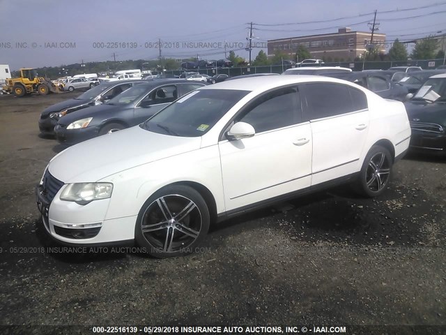 WVWJK73C67P082928 - 2007 VOLKSWAGEN PASSAT WHITE photo 2