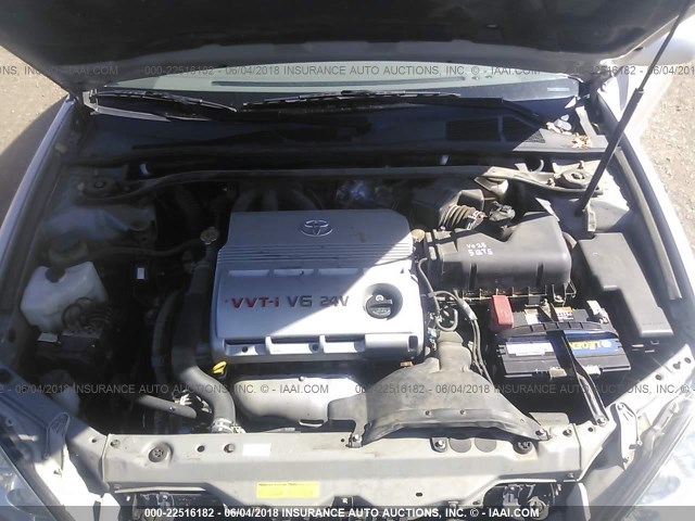 4T1BF30K75U620351 - 2005 TOYOTA CAMRY LE/XLE/SE ვერცხლისფერი ფოტო 10