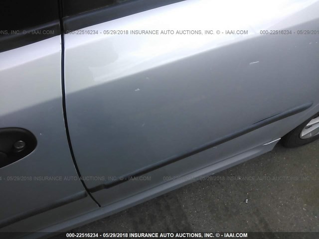 YS3FD49Y041050176 - 2004 SAAB 9-3 ARC SILVER photo 6