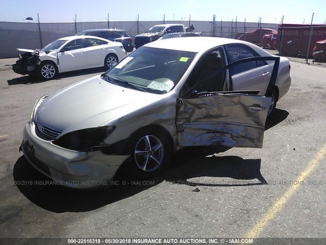 4T1BE32K35U415657 - 2005 TOYOTA CAMRY LE/XLE/SE ოქროსფერი ფოტო 2