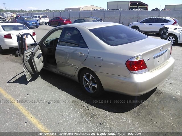 4T1BE32K35U415657 - 2005 TOYOTA CAMRY LE/XLE/SE ოქროსფერი ფოტო 3