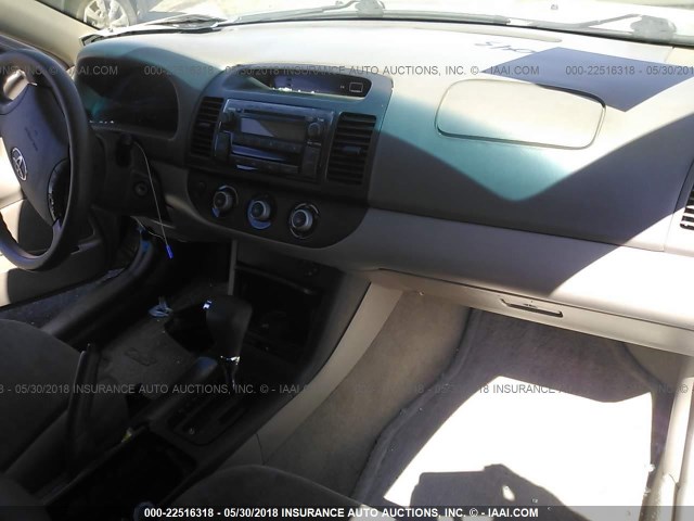 4T1BE32K35U415657 - 2005 TOYOTA CAMRY LE/XLE/SE ოქროსფერი ფოტო 5