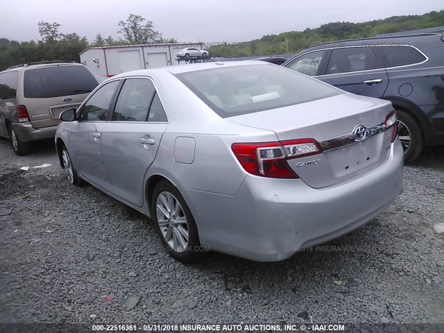 4T1BD1FK7DU085490 - 2013 TOYOTA CAMRY HYBRID/LE/XLE 银色 照片 3