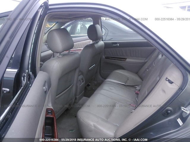 JTDBF30KX20080761 - 2002 TOYOTA CAMRY LE/XLE/SE ნაცრისფერი ფოტო 8