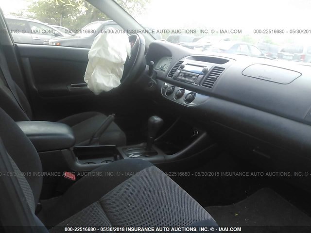 4T1BE32K44U330597 - 2004 TOYOTA CAMRY LE/XLE/SE 勃艮第红 照片 5