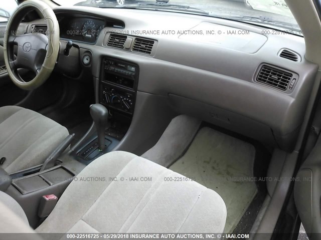 4T1BG22K2VU143929 - 1997 TOYOTA CAMRY CE/LE/XLE 棕色 照片 5