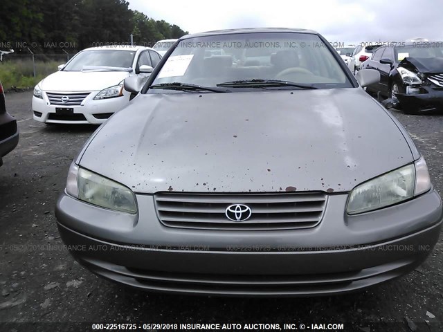 4T1BG22K2VU143929 - 1997 TOYOTA CAMRY CE/LE/XLE 棕色 照片 6