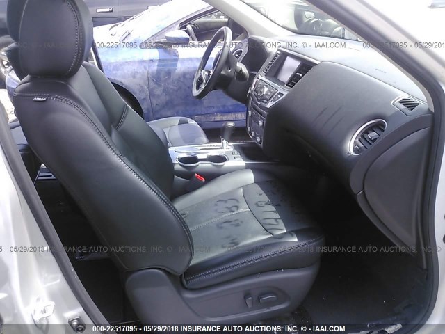 5N1DR2MN6HC608183 - 2017 NISSAN PATHFINDER S/SV/SL/PLATINUM 银色 照片 5