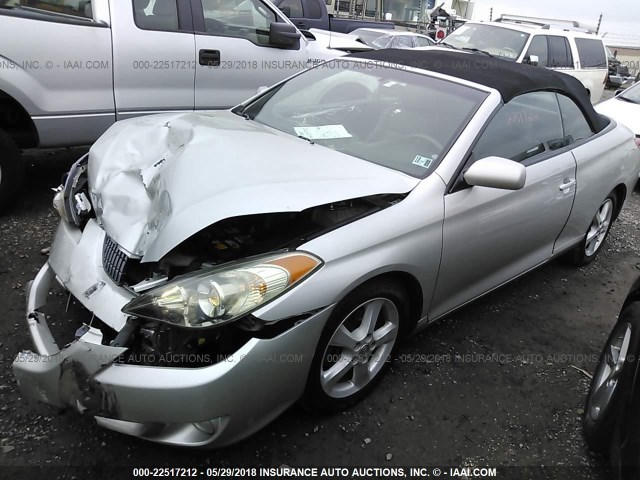 4T1FA38P46U094410 - 2006 TOYOTA CAMRY SOLARA SE/SLE SILVER photo 2