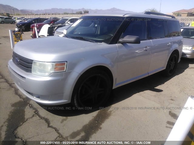 2FMDK51C59BA04246 - 2009 FORD FLEX SE SILVER photo 2